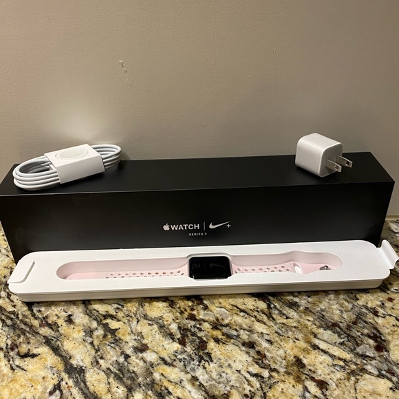 Apple Accessories - EUC Series 3 Nike GPS 38mm Apple Watch